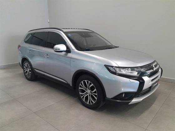 MITSUBISHI OUTLANDER 3.0 GT 4X4 V6 24V GASOLINA 4P AUTOMÁTICO MITSUBISHI OUTLANDER 3.0 GT 4X4 V6 24V GASOLINA 4P AUTOMÁTICO